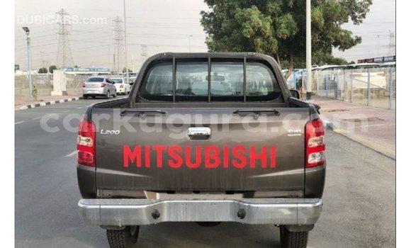 Nunua Imported Mitsubishi L200 Brown Gari ndani ya Import - Dubai nchini Bujumbura Nunua Imported Mitsubishi L200 Brown Gari ndani ya Import - Dubai nchini Bujumbura