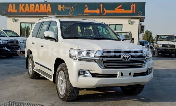 Buy Import Toyota Land Cruiser White Car in Import - Dubai in Bujumbura Buy Import Toyota Land Cruiser White Car in Import - Dubai in Bujumbura