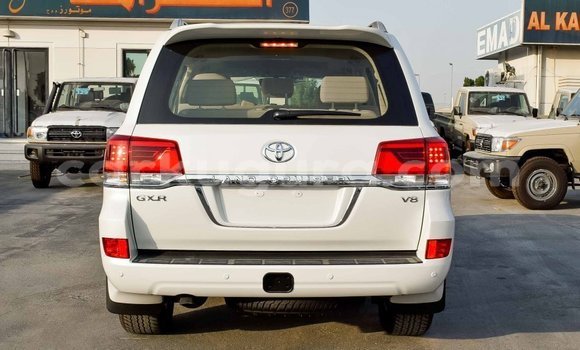 Buy Import Toyota Land Cruiser White Car in Import - Dubai in Bujumbura Buy Import Toyota Land Cruiser White Car in Import - Dubai in Bujumbura