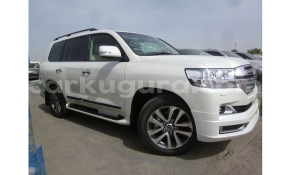 Acheter Import Voiture Toyota Land Cruiser Blanc à Import - Dubai, Bujumbura Acheter Import Voiture Toyota Land Cruiser Blanc à Import - Dubai, Bujumbura