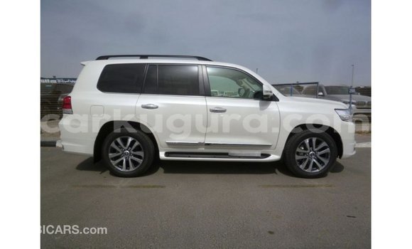 Acheter Import Voiture Toyota Land Cruiser Blanc à Import - Dubai, Bujumbura Acheter Import Voiture Toyota Land Cruiser Blanc à Import - Dubai, Bujumbura
