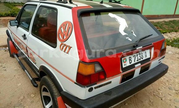 Acheter Occasion Voiture Volkswagen Golf Blanc à Bujumbura, Bujumbura