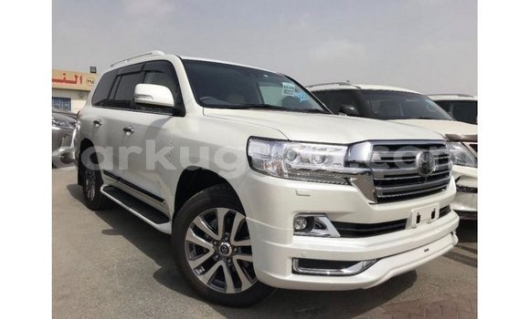 Acheter Import Voiture Toyota Land Cruiser Blanc à Import - Dubai, Bujumbura Acheter Import Voiture Toyota Land Cruiser Blanc à Import - Dubai, Bujumbura