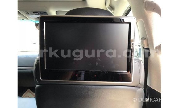 Acheter Import Voiture Toyota Land Cruiser Blanc à Import - Dubai, Bujumbura Acheter Import Voiture Toyota Land Cruiser Blanc à Import - Dubai, Bujumbura