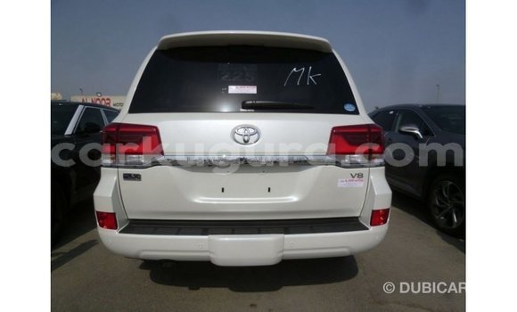 Acheter Import Voiture Toyota Land Cruiser Blanc à Import - Dubai, Bujumbura Acheter Import Voiture Toyota Land Cruiser Blanc à Import - Dubai, Bujumbura