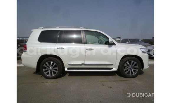 Acheter Import Voiture Toyota Land Cruiser Blanc à Import - Dubai, Bujumbura Acheter Import Voiture Toyota Land Cruiser Blanc à Import - Dubai, Bujumbura