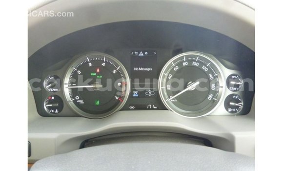 Acheter Import Voiture Toyota Land Cruiser Blanc à Import - Dubai, Bujumbura Acheter Import Voiture Toyota Land Cruiser Blanc à Import - Dubai, Bujumbura