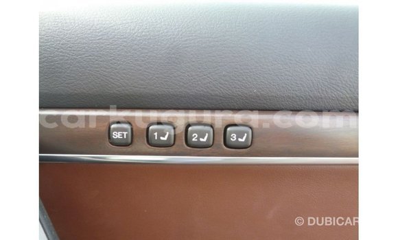 Acheter Import Voiture Toyota Land Cruiser Blanc à Import - Dubai, Bujumbura Acheter Import Voiture Toyota Land Cruiser Blanc à Import - Dubai, Bujumbura
