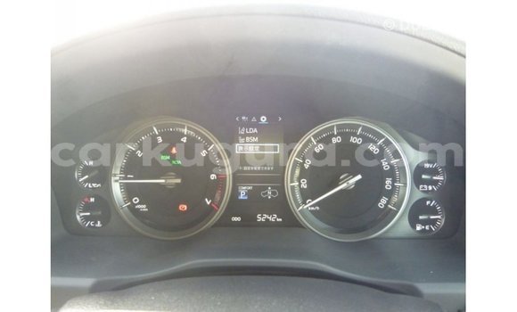 Acheter Import Voiture Toyota Land Cruiser Blanc à Import - Dubai, Bujumbura Acheter Import Voiture Toyota Land Cruiser Blanc à Import - Dubai, Bujumbura