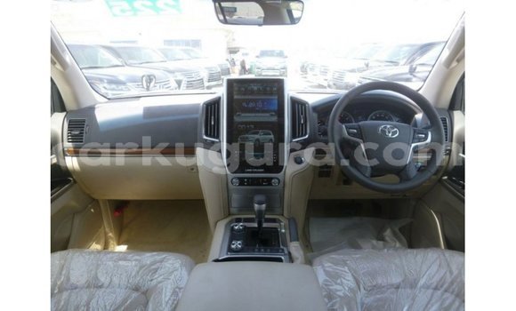 Acheter Import Voiture Toyota Land Cruiser Noir à Import - Dubai, Bujumbura Acheter Import Voiture Toyota Land Cruiser Noir à Import - Dubai, Bujumbura
