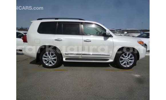 Buy Import Toyota Land Cruiser White Car in Import - Dubai in Bujumbura Buy Import Toyota Land Cruiser White Car in Import - Dubai in Bujumbura