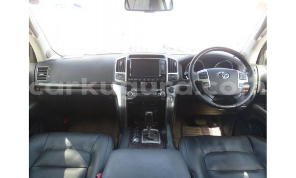 Buy Import Toyota Land Cruiser White Car in Import - Dubai in Bujumbura Buy Import Toyota Land Cruiser White Car in Import - Dubai in Bujumbura