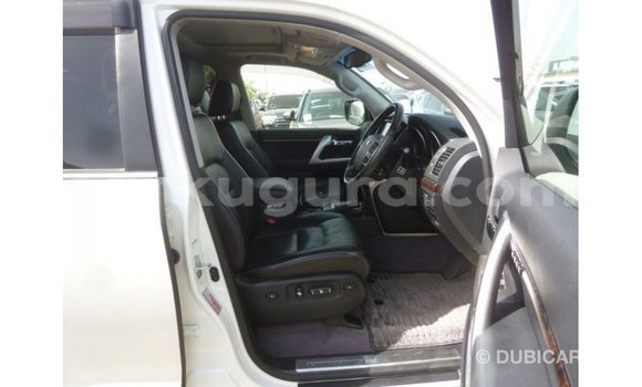 Buy Import Toyota Land Cruiser White Car in Import - Dubai in Bujumbura Buy Import Toyota Land Cruiser White Car in Import - Dubai in Bujumbura