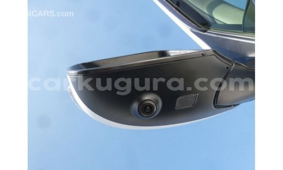 Acheter Import Voiture Toyota Land Cruiser Blanc à Import - Dubai, Bujumbura Acheter Import Voiture Toyota Land Cruiser Blanc à Import - Dubai, Bujumbura