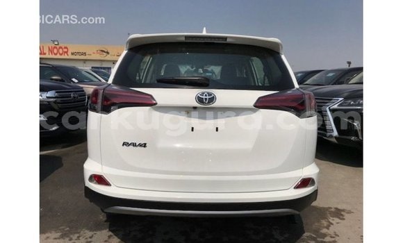 Acheter Import Voiture Toyota 4Runner Blanc à Import - Dubai, Bujumbura Acheter Import Voiture Toyota 4Runner Blanc à Import - Dubai, Bujumbura