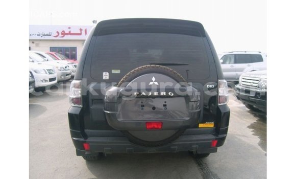 Acheter Import Voiture Mitsubishi Pajero Noir à Import - Dubai, Bujumbura Acheter Import Voiture Mitsubishi Pajero Noir à Import - Dubai, Bujumbura
