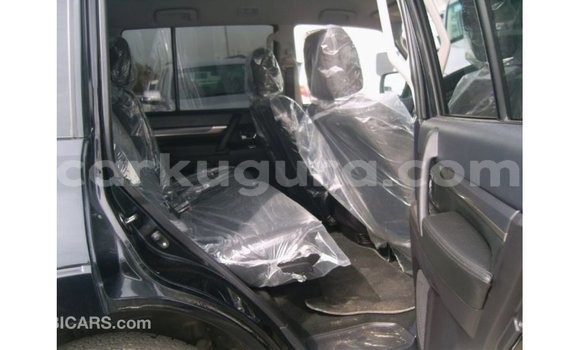 Acheter Import Voiture Mitsubishi Pajero Noir à Import - Dubai, Bujumbura Acheter Import Voiture Mitsubishi Pajero Noir à Import - Dubai, Bujumbura