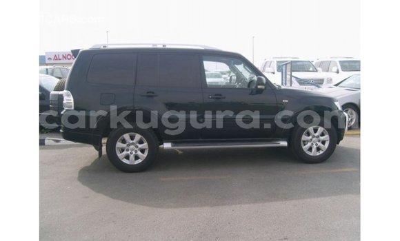 Acheter Import Voiture Mitsubishi Pajero Noir à Import - Dubai, Bujumbura Acheter Import Voiture Mitsubishi Pajero Noir à Import - Dubai, Bujumbura