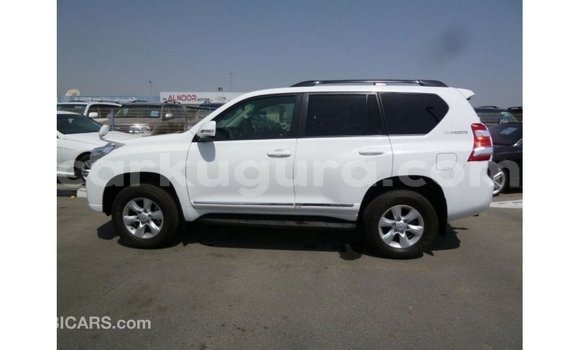 Acheter Import Voiture Toyota Prado Blanc à Import - Dubai, Bujumbura Acheter Import Voiture Toyota Prado Blanc à Import - Dubai, Bujumbura