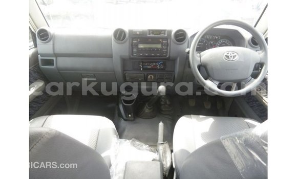 Buy Import Toyota Land Cruiser White Car in Import - Dubai in Bujumbura Buy Import Toyota Land Cruiser White Car in Import - Dubai in Bujumbura