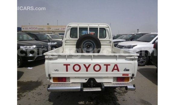 Buy Import Toyota Land Cruiser White Car in Import - Dubai in Bujumbura Buy Import Toyota Land Cruiser White Car in Import - Dubai in Bujumbura