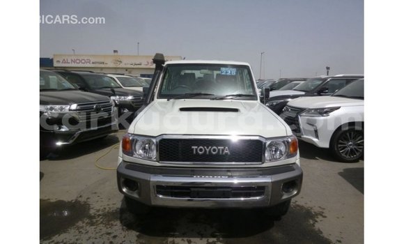 Buy Import Toyota Land Cruiser White Car in Import - Dubai in Bujumbura Buy Import Toyota Land Cruiser White Car in Import - Dubai in Bujumbura