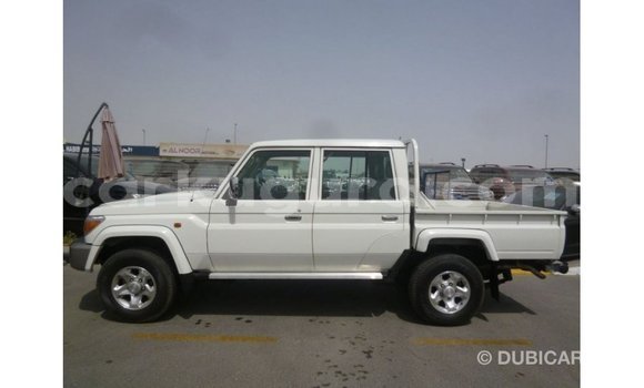 Buy Import Toyota Land Cruiser White Car in Import - Dubai in Bujumbura Buy Import Toyota Land Cruiser White Car in Import - Dubai in Bujumbura