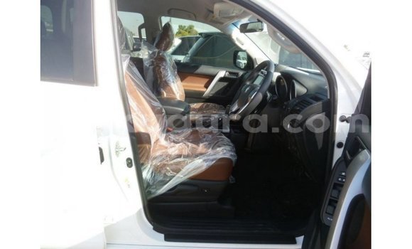 Acheter Import Voiture Toyota Prado Blanc à Import - Dubai, Bujumbura Acheter Import Voiture Toyota Prado Blanc à Import - Dubai, Bujumbura