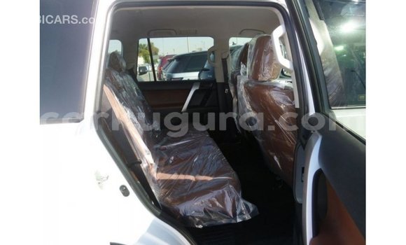 Acheter Import Voiture Toyota Prado Blanc à Import - Dubai, Bujumbura Acheter Import Voiture Toyota Prado Blanc à Import - Dubai, Bujumbura