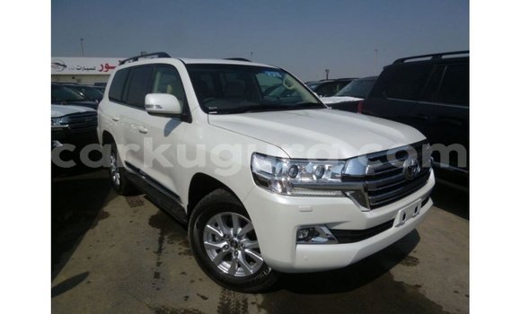 Acheter Import Voiture Toyota Land Cruiser Blanc à Import - Dubai, Bujumbura Acheter Import Voiture Toyota Land Cruiser Blanc à Import - Dubai, Bujumbura
