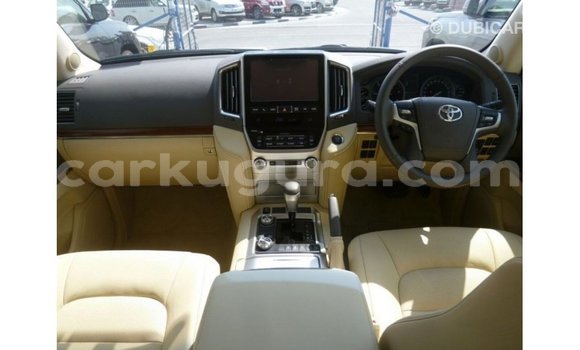 Acheter Import Voiture Toyota Land Cruiser Blanc à Import - Dubai, Bujumbura Acheter Import Voiture Toyota Land Cruiser Blanc à Import - Dubai, Bujumbura