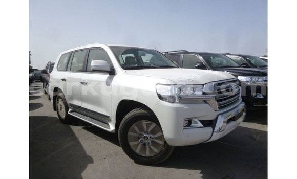 Buy Import Toyota Land Cruiser White Car in Import - Dubai in Bujumbura Buy Import Toyota Land Cruiser White Car in Import - Dubai in Bujumbura