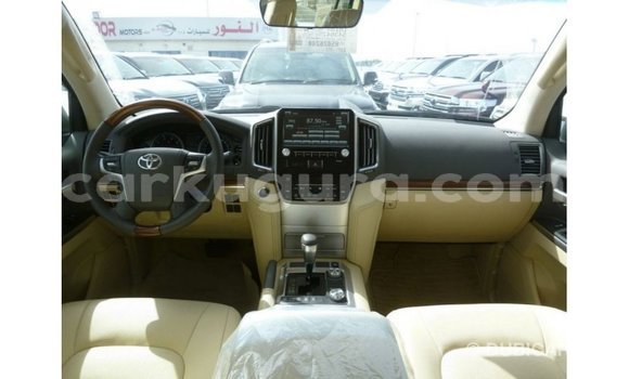 Buy Import Toyota Land Cruiser White Car in Import - Dubai in Bujumbura Buy Import Toyota Land Cruiser White Car in Import - Dubai in Bujumbura