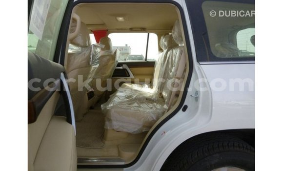 Buy Import Toyota Land Cruiser White Car in Import - Dubai in Bujumbura Buy Import Toyota Land Cruiser White Car in Import - Dubai in Bujumbura