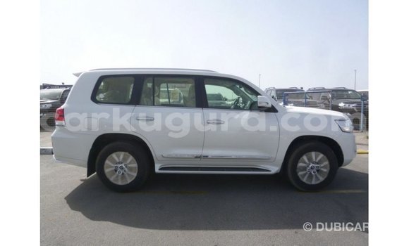 Buy Import Toyota Land Cruiser White Car in Import - Dubai in Bujumbura Buy Import Toyota Land Cruiser White Car in Import - Dubai in Bujumbura