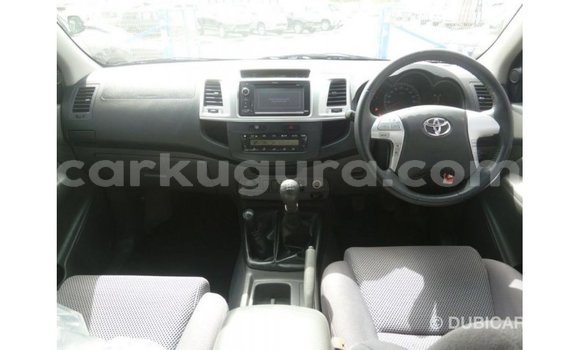 Nunua Imported Toyota Hilux Nyeupe Gari ndani ya Import - Dubai nchini Bujumbura Nunua Imported Toyota Hilux Nyeupe Gari ndani ya Import - Dubai nchini Bujumbura
