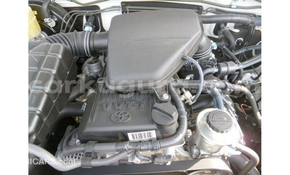 Nunua Imported Toyota Prado Nyeupe Gari ndani ya Import - Dubai nchini Bujumbura Nunua Imported Toyota Prado Nyeupe Gari ndani ya Import - Dubai nchini Bujumbura