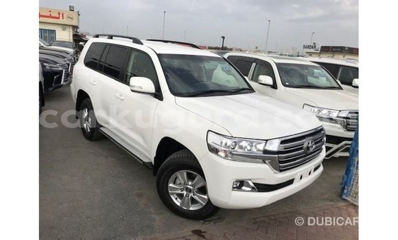 Acheter Import Voiture Toyota Land Cruiser Blanc à Import - Dubai, Bujumbura Acheter Import Voiture Toyota Land Cruiser Blanc à Import - Dubai, Bujumbura
