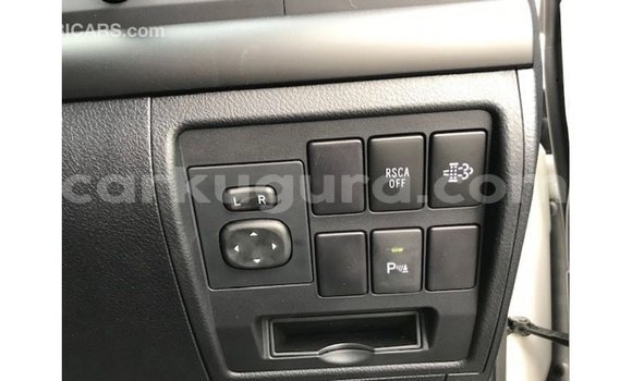 Acheter Import Voiture Toyota Land Cruiser Blanc à Import - Dubai, Bujumbura Acheter Import Voiture Toyota Land Cruiser Blanc à Import - Dubai, Bujumbura