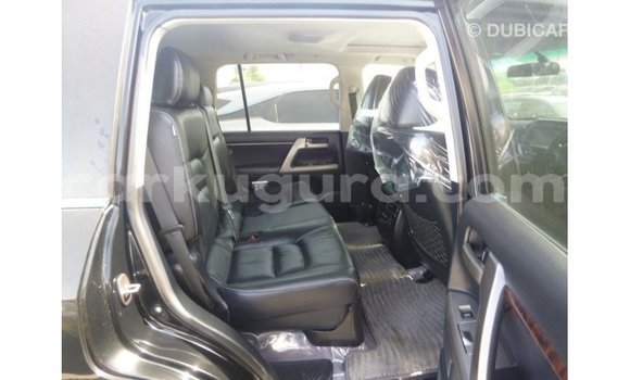 Acheter Import Voiture Toyota Land Cruiser Noir à Import - Dubai, Bujumbura Acheter Import Voiture Toyota Land Cruiser Noir à Import - Dubai, Bujumbura