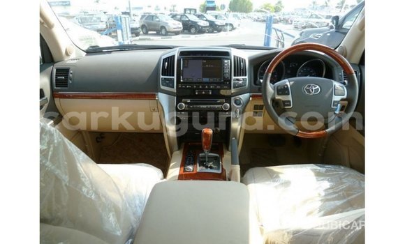 Acheter Import Voiture Toyota Land Cruiser Blanc à Import - Dubai, Bujumbura Acheter Import Voiture Toyota Land Cruiser Blanc à Import - Dubai, Bujumbura