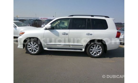 Acheter Import Voiture Toyota Land Cruiser Blanc à Import - Dubai, Bujumbura Acheter Import Voiture Toyota Land Cruiser Blanc à Import - Dubai, Bujumbura