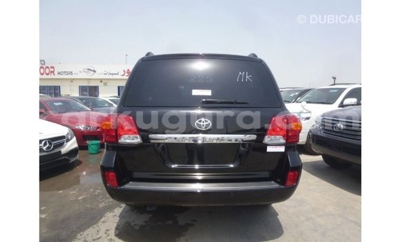 Acheter Import Voiture Toyota Land Cruiser Noir à Import - Dubai, Bujumbura Acheter Import Voiture Toyota Land Cruiser Noir à Import - Dubai, Bujumbura