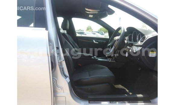 Buy Import Mercedes-Benz 200 Other Car in Import - Dubai in Bujumbura Buy Import Mercedes-Benz 200 Other Car in Import - Dubai in Bujumbura