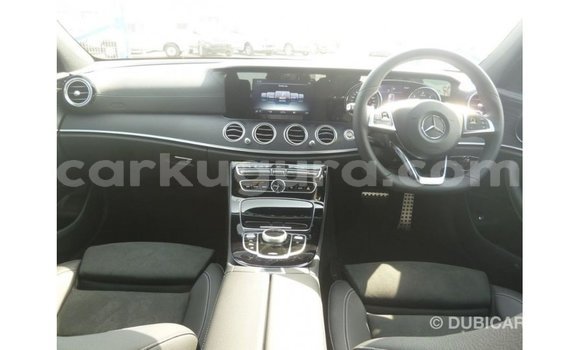 Nunua Imported Mercedes-Benz 190 Nyeusi Gari ndani ya Import - Dubai nchini Bujumbura Nunua Imported Mercedes-Benz 190 Nyeusi Gari ndani ya Import - Dubai nchini Bujumbura