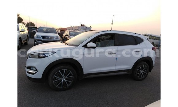 Nunua Imported Hyundai Tucson Nyeupe Gari ndani ya Import - Dubai nchini Bujumbura Nunua Imported Hyundai Tucson Nyeupe Gari ndani ya Import - Dubai nchini Bujumbura