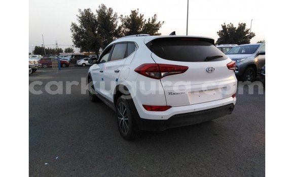 Nunua Imported Hyundai Tucson Nyeupe Gari ndani ya Import - Dubai nchini Bujumbura Nunua Imported Hyundai Tucson Nyeupe Gari ndani ya Import - Dubai nchini Bujumbura
