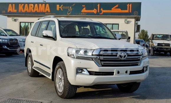 Nunua Imported Toyota Land Cruiser Nyeupe Gari ndani ya Import - Dubai nchini Bujumbura Nunua Imported Toyota Land Cruiser Nyeupe Gari ndani ya Import - Dubai nchini Bujumbura