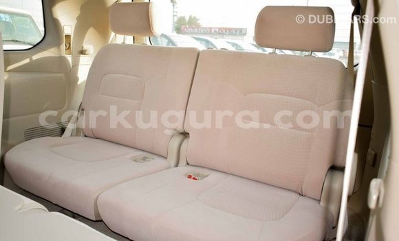 Nunua Imported Toyota Land Cruiser Nyeupe Gari ndani ya Import - Dubai nchini Bujumbura Nunua Imported Toyota Land Cruiser Nyeupe Gari ndani ya Import - Dubai nchini Bujumbura