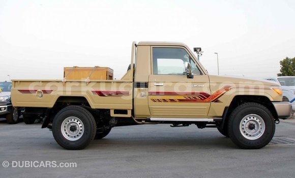 Nunua Imported Toyota Land Cruiser Beige Gari ndani ya Import - Dubai nchini Bujumbura Nunua Imported Toyota Land Cruiser Beige Gari ndani ya Import - Dubai nchini Bujumbura
